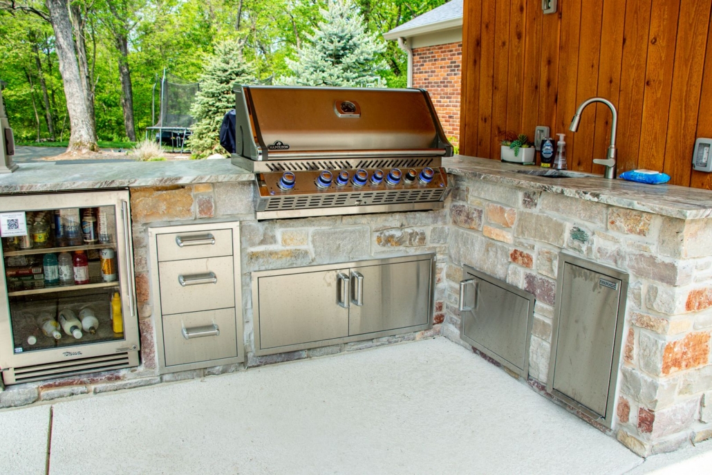 Outdoor Kitchen Areas - Grilling Area, BBQ, Fireplaces, Chesterfield