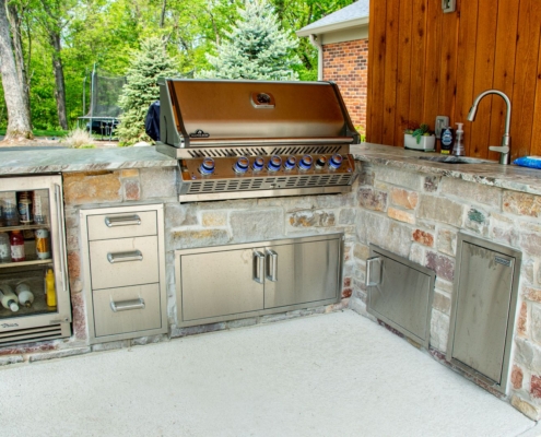 Outdoor Kitchen Areas - Grilling Area, BBQ, Fireplaces, Chesterfield